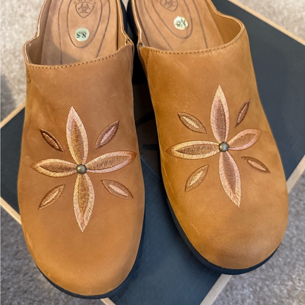 Ariat Alamosa Warm Brown, New in Box, Size 8.5 Medium